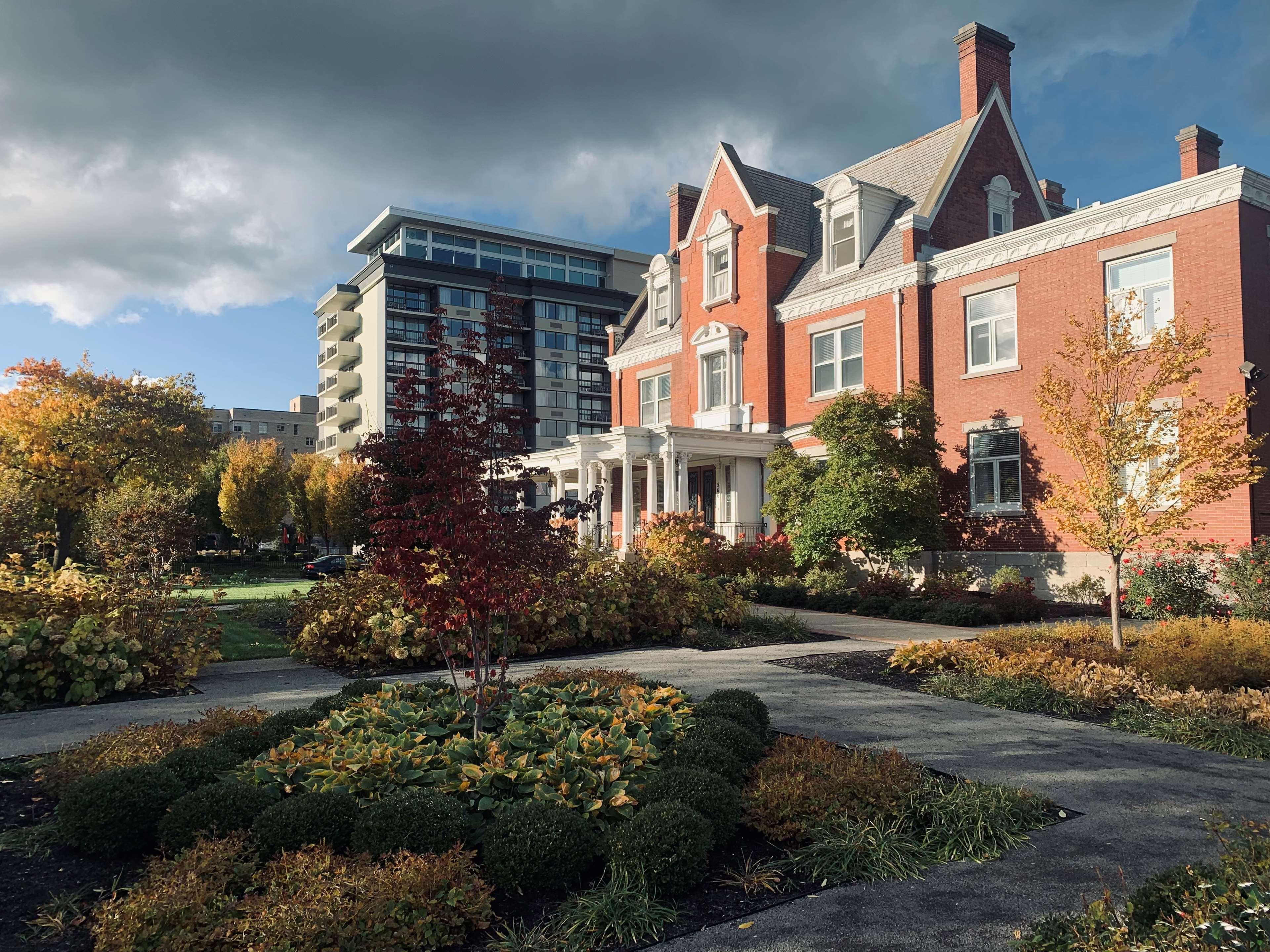 The Strathallan - A Doubletree By Hilton Rochester Exterior photo