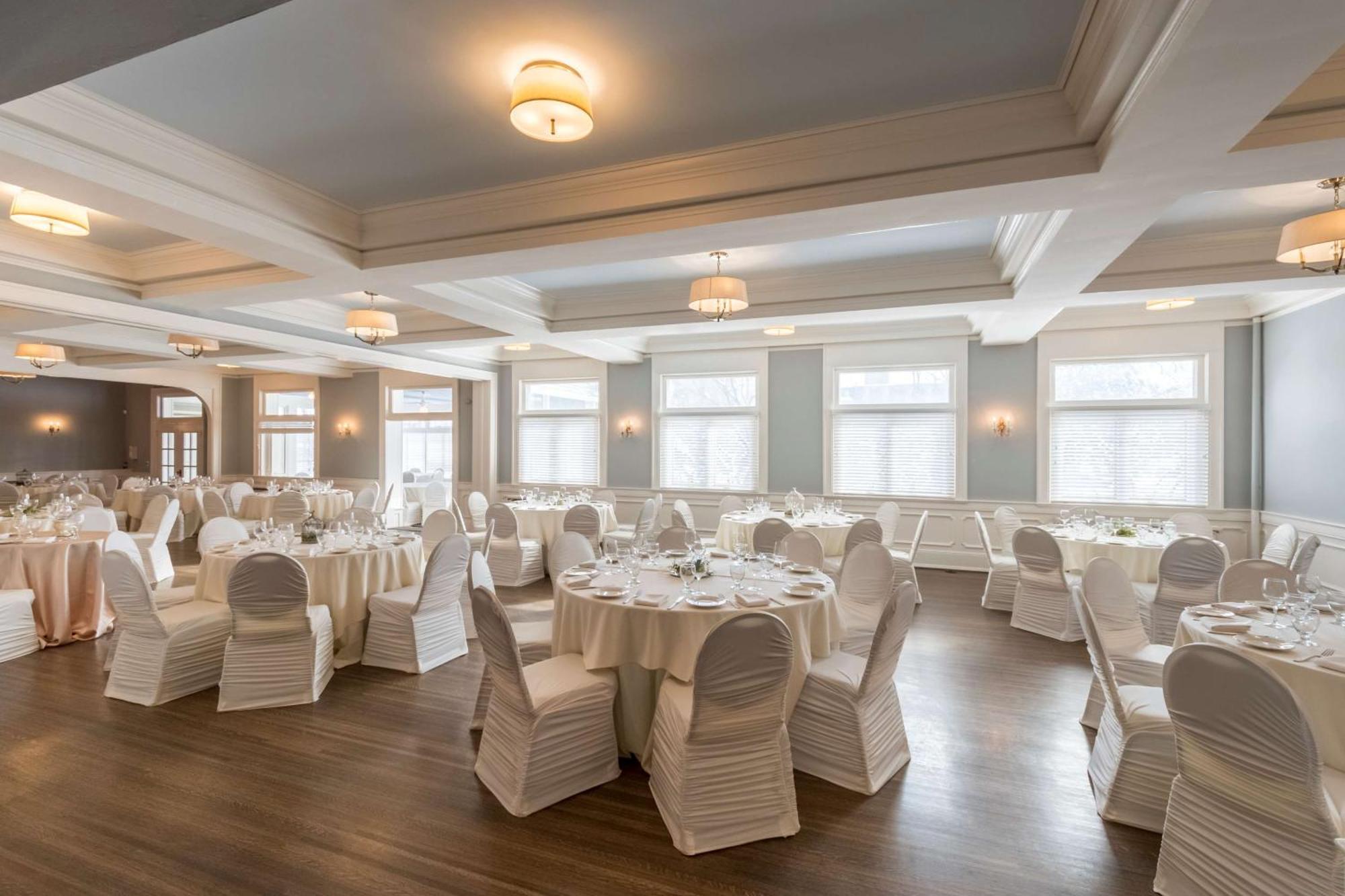 The Strathallan - A Doubletree By Hilton Rochester Exterior photo