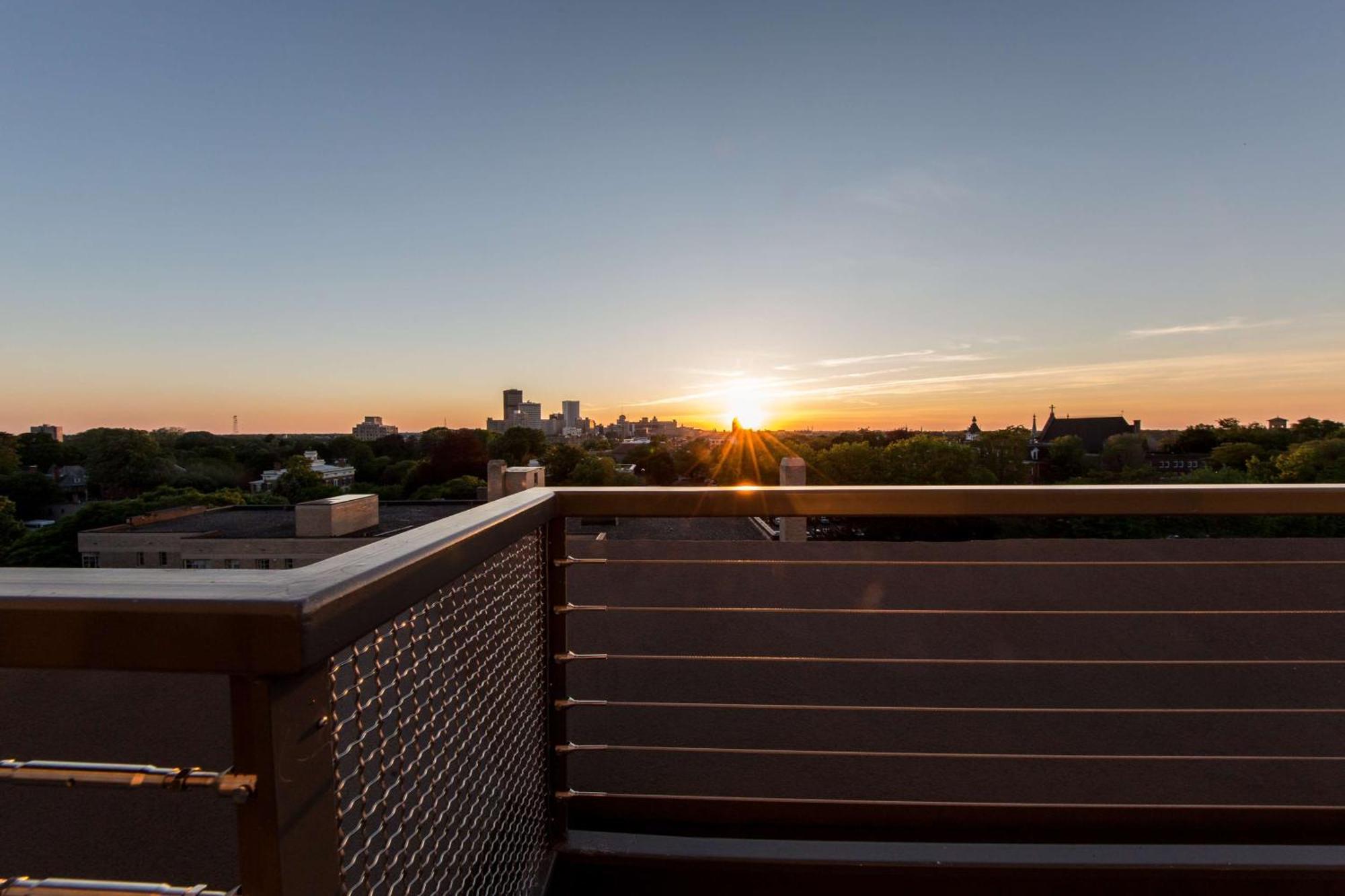 The Strathallan - A Doubletree By Hilton Rochester Exterior photo